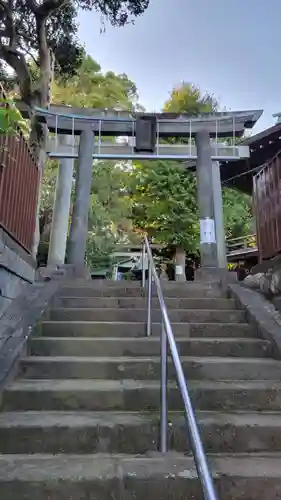上高田氷川神社の鳥居