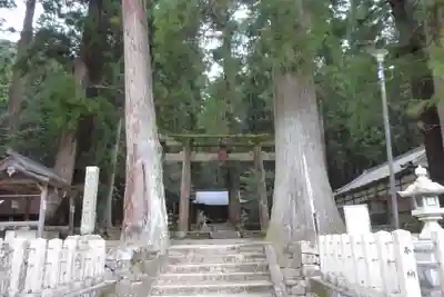 室生龍穴神社の鳥居