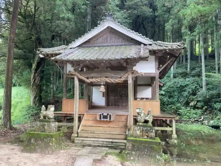 弓削神社の本殿・本堂