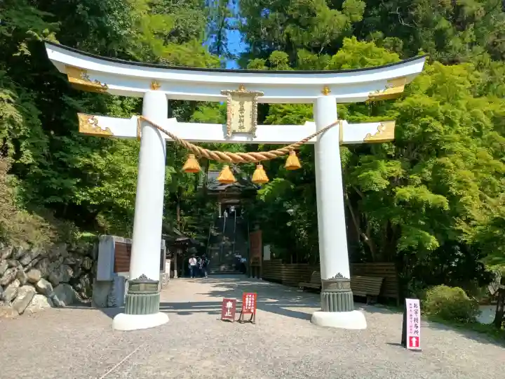宝登山神社の{uncategorized: "未分類", other: "その他", undefined: "問題あり", building: "その他建物", grave: "お墓", sacred_gate: "鳥居", guardian: "狛犬", statue: "像", buddha: "仏像", history: "歴史", nature: "自然", garden: "庭園", animal: "動物", pagoda: "塔", temizu: "手水舎", mountain_gate: "山門・神門", sanctuary: "本殿・本堂", subordinate: "末社・摂社", art: "芸術", scenery: "景色", jizo: "地蔵", ema: "絵馬", goshuin: "御朱印", omikuji: "おみくじ", items: "授与品その他", amulet: "お守り", goshuincho: "御朱印帳", eats: "食事", festival: "お祭り", votive_dance: "神楽", shichigosan: "七五三参", wedding: "結婚式", experience: "体験その他", initially: "初詣", around: "周辺", anti_infection: "感染症対策"}