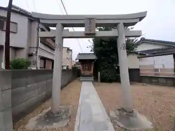 巳白神社の{uncategorized: "未分類", other: "その他", undefined: "問題あり", building: "その他建物", grave: "お墓", sacred_gate: "鳥居", guardian: "狛犬", statue: "像", buddha: "仏像", history: "歴史", nature: "自然", garden: "庭園", animal: "動物", pagoda: "塔", temizu: "手水舎", mountain_gate: "山門・神門", sanctuary: "本殿・本堂", subordinate: "末社・摂社", art: "芸術", scenery: "景色", jizo: "地蔵", ema: "絵馬", goshuin: "御朱印", omikuji: "おみくじ", items: "授与品その他", amulet: "お守り", goshuincho: "御朱印帳", eats: "食事", festival: "お祭り", votive_dance: "神楽", shichigosan: "七五三参", wedding: "結婚式", experience: "体験その他", initially: "初詣", around: "周辺", anti_infection: "感染症対策"}