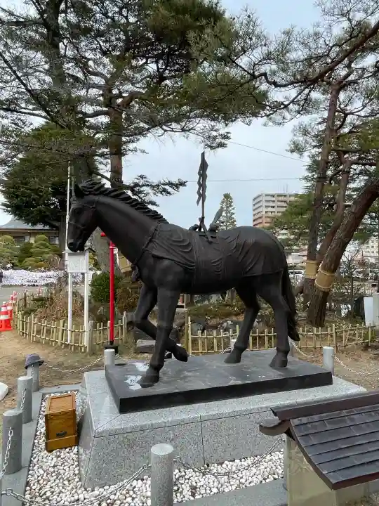 竹駒神社の{uncategorized: "未分類", other: "その他", undefined: "問題あり", building: "その他建物", grave: "お墓", sacred_gate: "鳥居", guardian: "狛犬", statue: "像", buddha: "仏像", history: "歴史", nature: "自然", garden: "庭園", animal: "動物", pagoda: "塔", temizu: "手水舎", mountain_gate: "山門・神門", sanctuary: "本殿・本堂", subordinate: "末社・摂社", art: "芸術", scenery: "景色", jizo: "地蔵", ema: "絵馬", goshuin: "御朱印", omikuji: "おみくじ", items: "授与品その他", amulet: "お守り", goshuincho: "御朱印帳", eats: "食事", festival: "お祭り", votive_dance: "神楽", shichigosan: "七五三参", wedding: "結婚式", experience: "体験その他", initially: "初詣", around: "周辺", anti_infection: "感染症対策"}