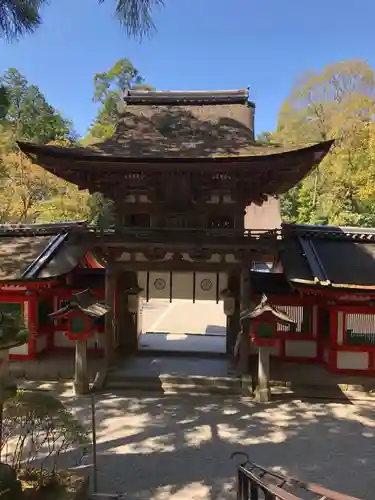 石上神宮の山門