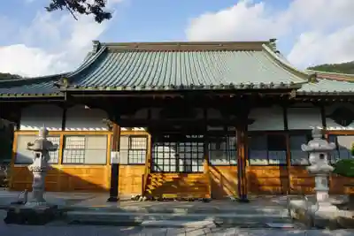明鏡山龍雲寺の本殿・本堂