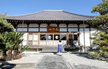 西隠寺の本殿・本堂
