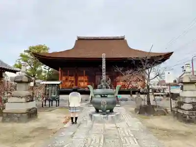 高田寺の本殿・本堂