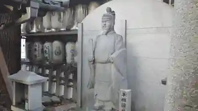 若一神社の像