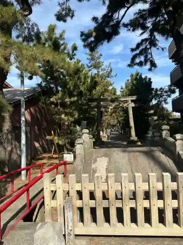 鶴嶺八幡宮の{uncategorized: "未分類", other: "その他", undefined: "問題あり", building: "その他建物", grave: "お墓", sacred_gate: "鳥居", guardian: "狛犬", statue: "像", buddha: "仏像", history: "歴史", nature: "自然", garden: "庭園", animal: "動物", pagoda: "塔", temizu: "手水舎", mountain_gate: "山門・神門", sanctuary: "本殿・本堂", subordinate: "末社・摂社", art: "芸術", scenery: "景色", jizo: "地蔵", ema: "絵馬", goshuin: "御朱印", omikuji: "おみくじ", items: "授与品その他", amulet: "お守り", goshuincho: "御朱印帳", eats: "食事", festival: "お祭り", votive_dance: "神楽", shichigosan: "七五三参", wedding: "結婚式", experience: "体験その他", initially: "初詣", around: "周辺", anti_infection: "感染症対策"}