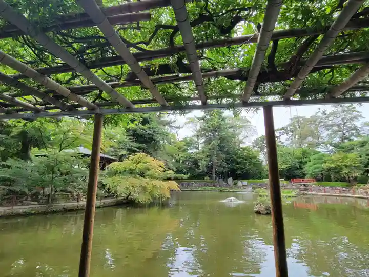 越ヶ谷久伊豆神社の庭園