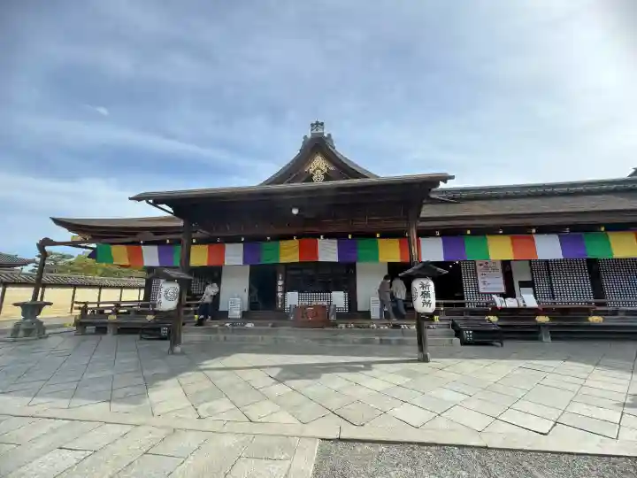 東寺(教王護国寺)の{uncategorized: "未分類", other: "その他", undefined: "問題あり", building: "その他建物", grave: "お墓", sacred_gate: "鳥居", guardian: "狛犬", statue: "像", buddha: "仏像", history: "歴史", nature: "自然", garden: "庭園", animal: "動物", pagoda: "塔", temizu: "手水舎", mountain_gate: "山門・神門", sanctuary: "本殿・本堂", subordinate: "末社・摂社", art: "芸術", scenery: "景色", jizo: "地蔵", ema: "絵馬", goshuin: "御朱印", omikuji: "おみくじ", items: "授与品その他", amulet: "お守り", goshuincho: "御朱印帳", eats: "食事", festival: "お祭り", votive_dance: "神楽", shichigosan: "七五三参", wedding: "結婚式", experience: "体験その他", initially: "初詣", around: "周辺", anti_infection: "感染症対策"}