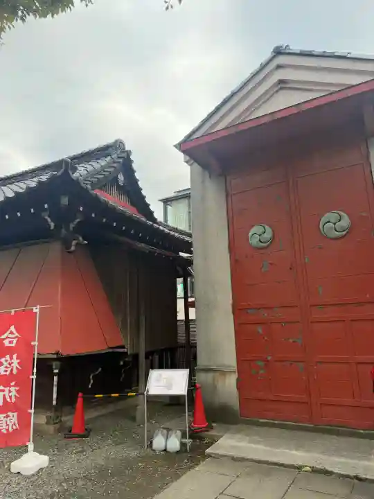 麻布氷川神社の{uncategorized: "未分類", other: "その他", undefined: "問題あり", building: "その他建物", grave: "お墓", sacred_gate: "鳥居", guardian: "狛犬", statue: "像", buddha: "仏像", history: "歴史", nature: "自然", garden: "庭園", animal: "動物", pagoda: "塔", temizu: "手水舎", mountain_gate: "山門・神門", sanctuary: "本殿・本堂", subordinate: "末社・摂社", art: "芸術", scenery: "景色", jizo: "地蔵", ema: "絵馬", goshuin: "御朱印", omikuji: "おみくじ", items: "授与品その他", amulet: "お守り", goshuincho: "御朱印帳", eats: "食事", festival: "お祭り", votive_dance: "神楽", shichigosan: "七五三参", wedding: "結婚式", experience: "体験その他", initially: "初詣", around: "周辺", anti_infection: "感染症対策"}