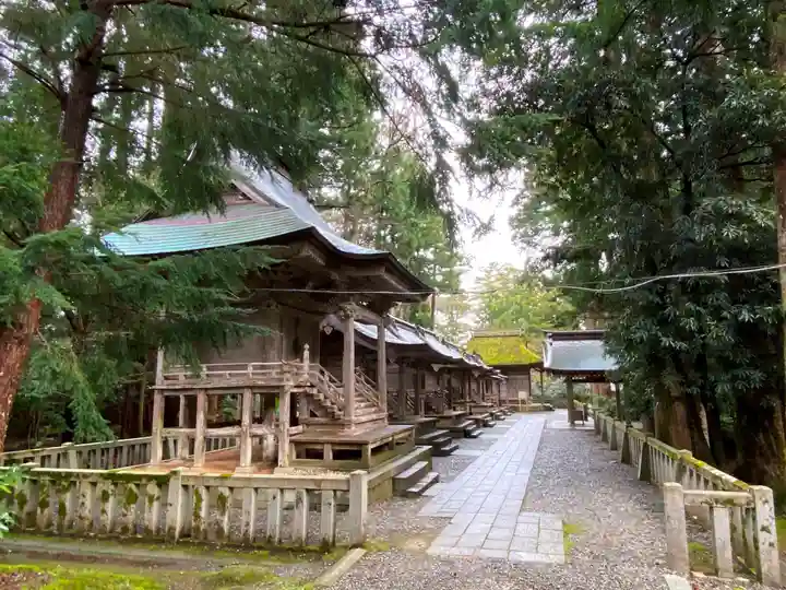 彌彦神社の末社・摂社