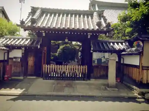 安阿弥寺の山門