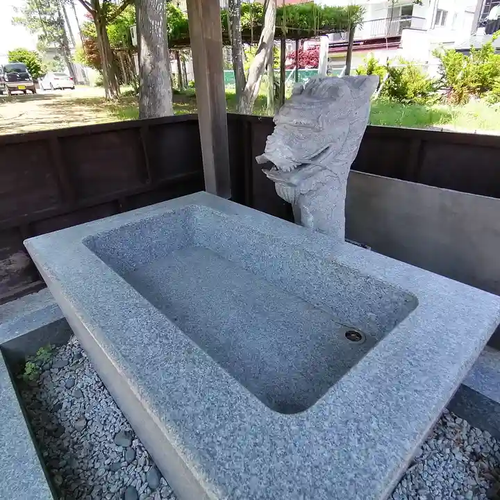 西岡八幡宮の手水舎