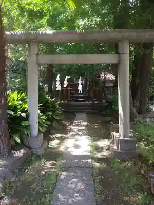 新橋鹽竃神社の鳥居