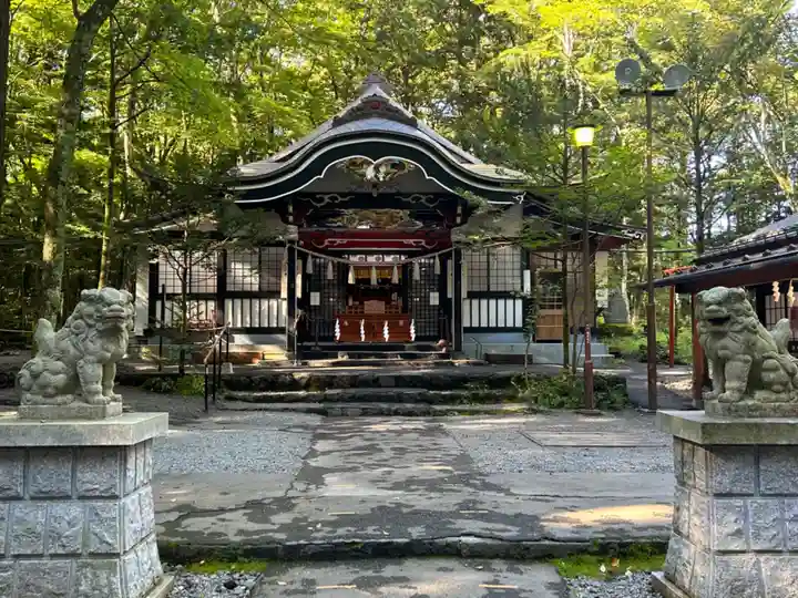 新屋山神社(山梨県)