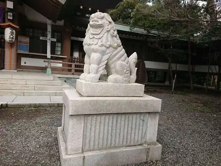 皇大神宮(烏森神社)の狛犬