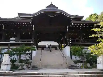 近江神宮の本殿・本堂