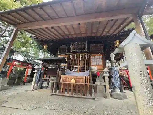 瓢箪山稲荷神社の{uncategorized: "未分類", other: "その他", undefined: "問題あり", building: "その他建物", grave: "お墓", sacred_gate: "鳥居", guardian: "狛犬", statue: "像", buddha: "仏像", history: "歴史", nature: "自然", garden: "庭園", animal: "動物", pagoda: "塔", temizu: "手水舎", mountain_gate: "山門・神門", sanctuary: "本殿・本堂", subordinate: "末社・摂社", art: "芸術", scenery: "景色", jizo: "地蔵", ema: "絵馬", goshuin: "御朱印", omikuji: "おみくじ", items: "授与品その他", amulet: "お守り", goshuincho: "御朱印帳", eats: "食事", festival: "お祭り", votive_dance: "神楽", shichigosan: "七五三参", wedding: "結婚式", experience: "体験その他", initially: "初詣", around: "周辺", anti_infection: "感染症対策"}