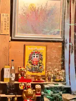 金持神社の{uncategorized: "未分類", other: "その他", undefined: "問題あり", building: "その他建物", grave: "お墓", sacred_gate: "鳥居", guardian: "狛犬", statue: "像", buddha: "仏像", history: "歴史", nature: "自然", garden: "庭園", animal: "動物", pagoda: "塔", temizu: "手水舎", mountain_gate: "山門・神門", sanctuary: "本殿・本堂", subordinate: "末社・摂社", art: "芸術", scenery: "景色", jizo: "地蔵", ema: "絵馬", goshuin: "御朱印", omikuji: "おみくじ", items: "授与品その他", amulet: "お守り", goshuincho: "御朱印帳", eats: "食事", festival: "お祭り", votive_dance: "神楽", shichigosan: "七五三参", wedding: "結婚式", experience: "体験その他", initially: "初詣", around: "周辺", anti_infection: "感染症対策"}