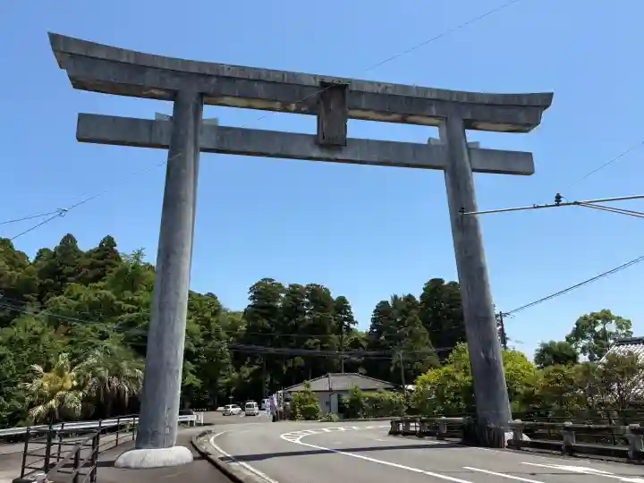 都農神社の{uncategorized: "未分類", other: "その他", undefined: "問題あり", building: "その他建物", grave: "お墓", sacred_gate: "鳥居", guardian: "狛犬", statue: "像", buddha: "仏像", history: "歴史", nature: "自然", garden: "庭園", animal: "動物", pagoda: "塔", temizu: "手水舎", mountain_gate: "山門・神門", sanctuary: "本殿・本堂", subordinate: "末社・摂社", art: "芸術", scenery: "景色", jizo: "地蔵", ema: "絵馬", goshuin: "御朱印", omikuji: "おみくじ", items: "授与品その他", amulet: "お守り", goshuincho: "御朱印帳", eats: "食事", festival: "お祭り", votive_dance: "神楽", shichigosan: "七五三参", wedding: "結婚式", experience: "体験その他", initially: "初詣", around: "周辺", anti_infection: "感染症対策"}