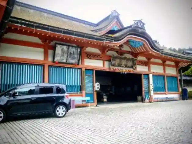 刈萱堂の{uncategorized: "未分類", other: "その他", undefined: "問題あり", building: "その他建物", grave: "お墓", sacred_gate: "鳥居", guardian: "狛犬", statue: "像", buddha: "仏像", history: "歴史", nature: "自然", garden: "庭園", animal: "動物", pagoda: "塔", temizu: "手水舎", mountain_gate: "山門・神門", sanctuary: "本殿・本堂", subordinate: "末社・摂社", art: "芸術", scenery: "景色", jizo: "地蔵", ema: "絵馬", goshuin: "御朱印", omikuji: "おみくじ", items: "授与品その他", amulet: "お守り", goshuincho: "御朱印帳", eats: "食事", festival: "お祭り", votive_dance: "神楽", shichigosan: "七五三参", wedding: "結婚式", experience: "体験その他", initially: "初詣", around: "周辺", anti_infection: "感染症対策"}