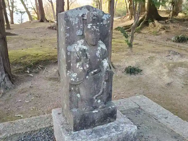 上之庄神社の像