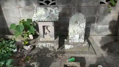 震災観音堂の動物