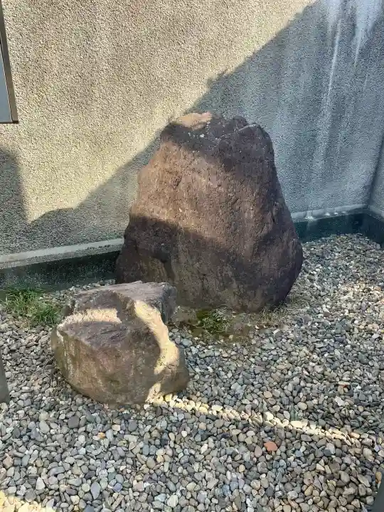 雪峰院の{uncategorized: "未分類", other: "その他", undefined: "問題あり", building: "その他建物", grave: "お墓", sacred_gate: "鳥居", guardian: "狛犬", statue: "像", buddha: "仏像", history: "歴史", nature: "自然", garden: "庭園", animal: "動物", pagoda: "塔", temizu: "手水舎", mountain_gate: "山門・神門", sanctuary: "本殿・本堂", subordinate: "末社・摂社", art: "芸術", scenery: "景色", jizo: "地蔵", ema: "絵馬", goshuin: "御朱印", omikuji: "おみくじ", items: "授与品その他", amulet: "お守り", goshuincho: "御朱印帳", eats: "食事", festival: "お祭り", votive_dance: "神楽", shichigosan: "七五三参", wedding: "結婚式", experience: "体験その他", initially: "初詣", around: "周辺", anti_infection: "感染症対策"}