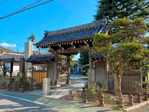 本覚寺の山門・神門