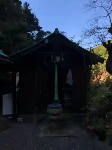 満願寺不動尊の末社・摂社