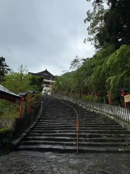 熊野那智大社の{uncategorized: "未分類", other: "その他", undefined: "問題あり", building: "その他建物", grave: "お墓", sacred_gate: "鳥居", guardian: "狛犬", statue: "像", buddha: "仏像", history: "歴史", nature: "自然", garden: "庭園", animal: "動物", pagoda: "塔", temizu: "手水舎", mountain_gate: "山門・神門", sanctuary: "本殿・本堂", subordinate: "末社・摂社", art: "芸術", scenery: "景色", jizo: "地蔵", ema: "絵馬", goshuin: "御朱印", omikuji: "おみくじ", items: "授与品その他", amulet: "お守り", goshuincho: "御朱印帳", eats: "食事", festival: "お祭り", votive_dance: "神楽", shichigosan: "七五三参", wedding: "結婚式", experience: "体験その他", initially: "初詣", around: "周辺", anti_infection: "感染症対策"}