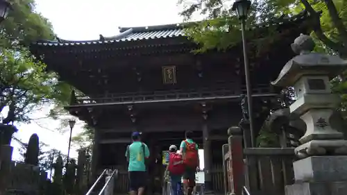 高尾山薬王院の山門・神門