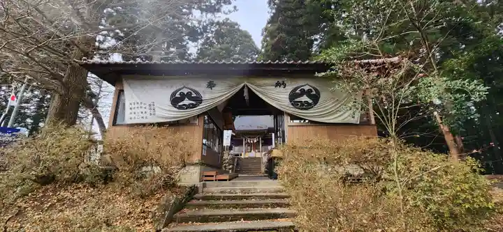 坪沼八幡神社の山門・神門
