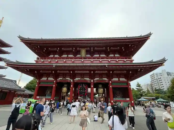 浅草寺の山門・神門