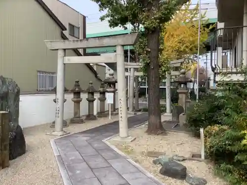 稲荷神社の鳥居