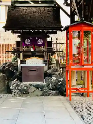 被官稲荷神社の{uncategorized: "未分類", other: "その他", undefined: "問題あり", building: "その他建物", grave: "お墓", sacred_gate: "鳥居", guardian: "狛犬", statue: "像", buddha: "仏像", history: "歴史", nature: "自然", garden: "庭園", animal: "動物", pagoda: "塔", temizu: "手水舎", mountain_gate: "山門・神門", sanctuary: "本殿・本堂", subordinate: "末社・摂社", art: "芸術", scenery: "景色", jizo: "地蔵", ema: "絵馬", goshuin: "御朱印", omikuji: "おみくじ", items: "授与品その他", amulet: "お守り", goshuincho: "御朱印帳", eats: "食事", festival: "お祭り", votive_dance: "神楽", shichigosan: "七五三参", wedding: "結婚式", experience: "体験その他", initially: "初詣", around: "周辺", anti_infection: "感染症対策"}