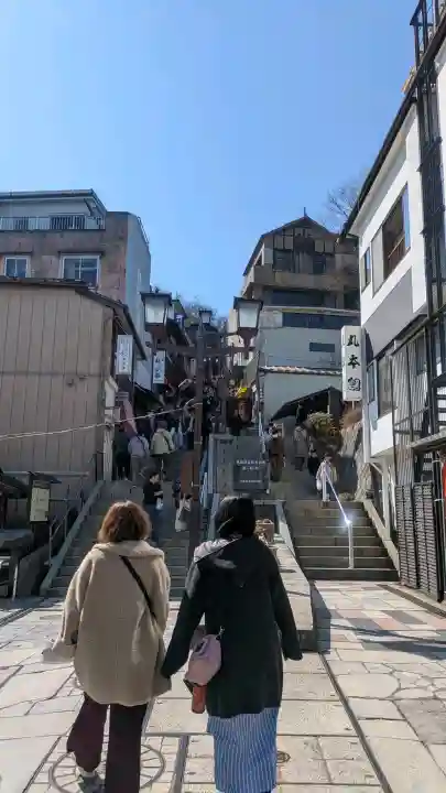 伊香保神社の{uncategorized: "未分類", other: "その他", undefined: "問題あり", building: "その他建物", grave: "お墓", sacred_gate: "鳥居", guardian: "狛犬", statue: "像", buddha: "仏像", history: "歴史", nature: "自然", garden: "庭園", animal: "動物", pagoda: "塔", temizu: "手水舎", mountain_gate: "山門・神門", sanctuary: "本殿・本堂", subordinate: "末社・摂社", art: "芸術", scenery: "景色", jizo: "地蔵", ema: "絵馬", goshuin: "御朱印", omikuji: "おみくじ", items: "授与品その他", amulet: "お守り", goshuincho: "御朱印帳", eats: "食事", festival: "お祭り", votive_dance: "神楽", shichigosan: "七五三参", wedding: "結婚式", experience: "体験その他", initially: "初詣", around: "周辺", anti_infection: "感染症対策"}