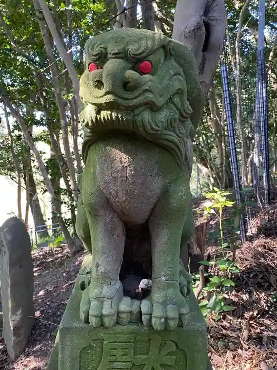 多鯰ヶ池弁天宮の狛犬