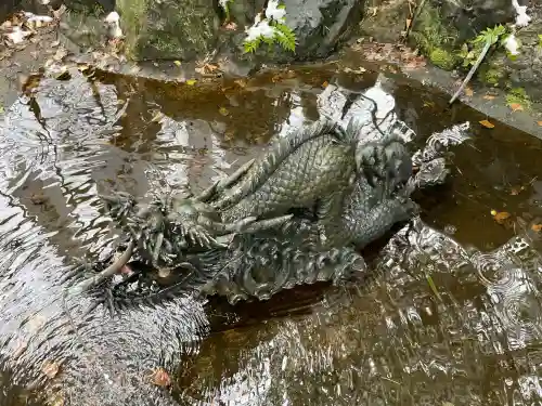 白金龍王社の{uncategorized: "未分類", other: "その他", undefined: "問題あり", building: "その他建物", grave: "お墓", sacred_gate: "鳥居", guardian: "狛犬", statue: "像", buddha: "仏像", history: "歴史", nature: "自然", garden: "庭園", animal: "動物", pagoda: "塔", temizu: "手水舎", mountain_gate: "山門・神門", sanctuary: "本殿・本堂", subordinate: "末社・摂社", art: "芸術", scenery: "景色", jizo: "地蔵", ema: "絵馬", goshuin: "御朱印", omikuji: "おみくじ", items: "授与品その他", amulet: "お守り", goshuincho: "御朱印帳", eats: "食事", festival: "お祭り", votive_dance: "神楽", shichigosan: "七五三参", wedding: "結婚式", experience: "体験その他", initially: "初詣", around: "周辺", anti_infection: "感染症対策"}