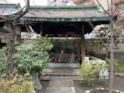 小野照崎神社の手水舎