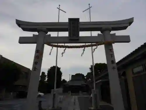 中馬場諏訪神社の鳥居