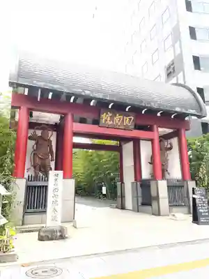 回向院の山門・神門