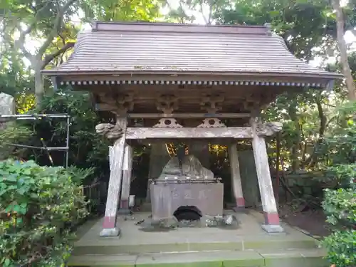 川口神社の手水舎