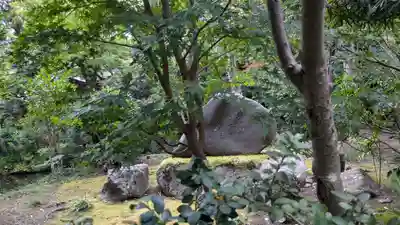 白旗神社の庭園