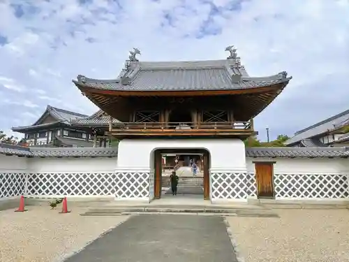宝泉寺の山門・神門