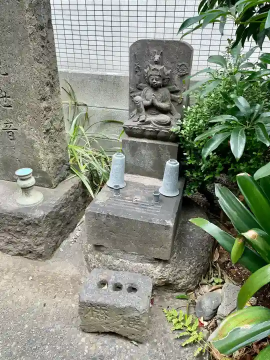 目黒馬頭観音(目黒銀座観音)の{uncategorized: "未分類", other: "その他", undefined: "問題あり", building: "その他建物", grave: "お墓", sacred_gate: "鳥居", guardian: "狛犬", statue: "像", buddha: "仏像", history: "歴史", nature: "自然", garden: "庭園", animal: "動物", pagoda: "塔", temizu: "手水舎", mountain_gate: "山門・神門", sanctuary: "本殿・本堂", subordinate: "末社・摂社", art: "芸術", scenery: "景色", jizo: "地蔵", ema: "絵馬", goshuin: "御朱印", omikuji: "おみくじ", items: "授与品その他", amulet: "お守り", goshuincho: "御朱印帳", eats: "食事", festival: "お祭り", votive_dance: "神楽", shichigosan: "七五三参", wedding: "結婚式", experience: "体験その他", initially: "初詣", around: "周辺", anti_infection: "感染症対策"}