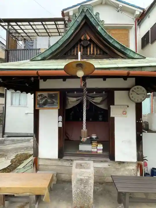 平野の一本松と地蔵堂(十王堂跡)(兵庫県)