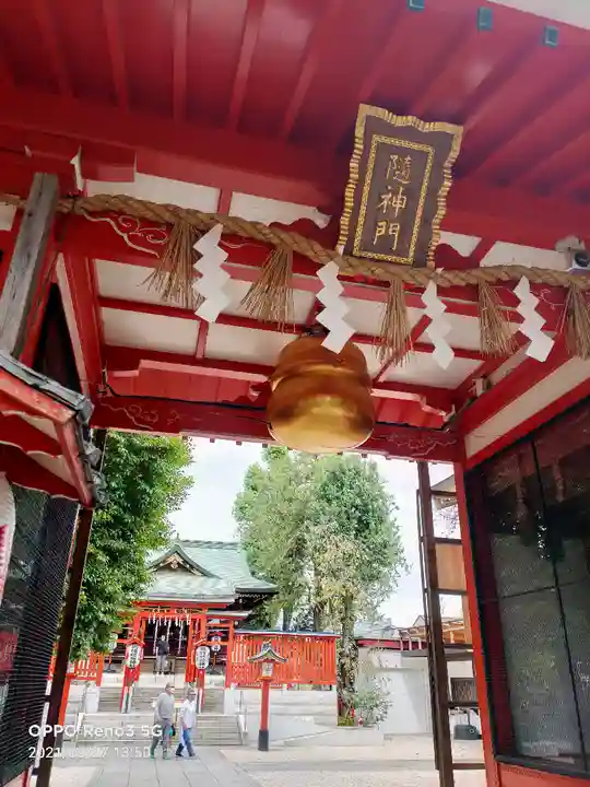 馬橋稲荷神社の山門・神門