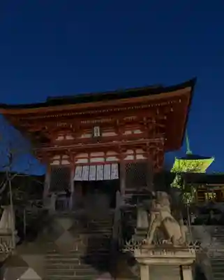 清水寺の山門・神門
